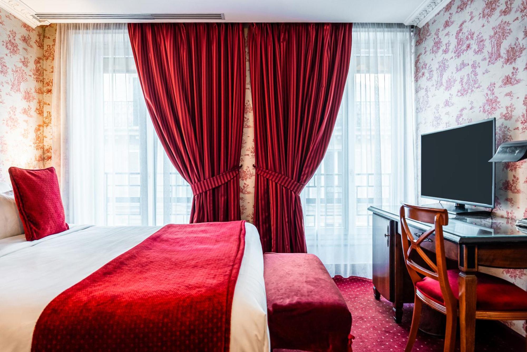 Eugénie Paris