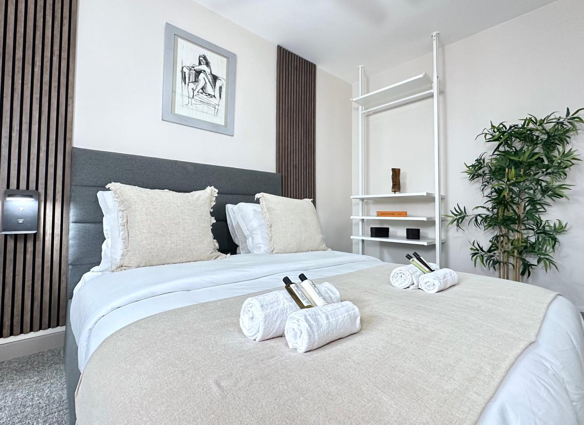 - Buttes Chaumont's Park -entire Flats Apartment Paris