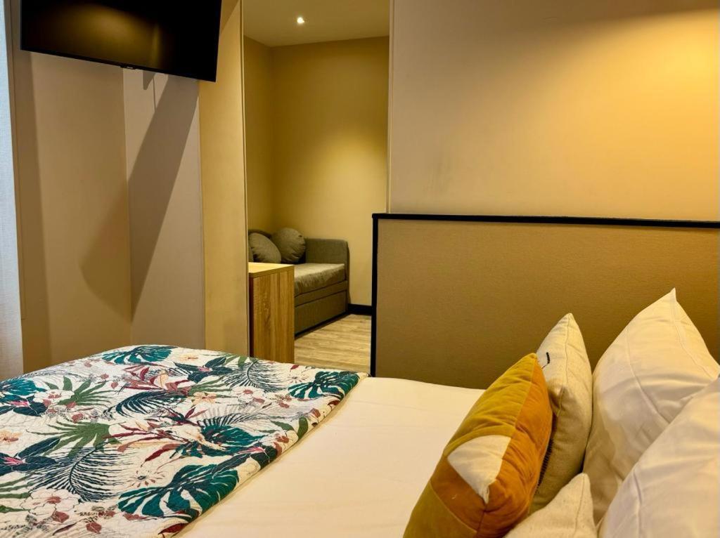 Lilas Blanc Hotel