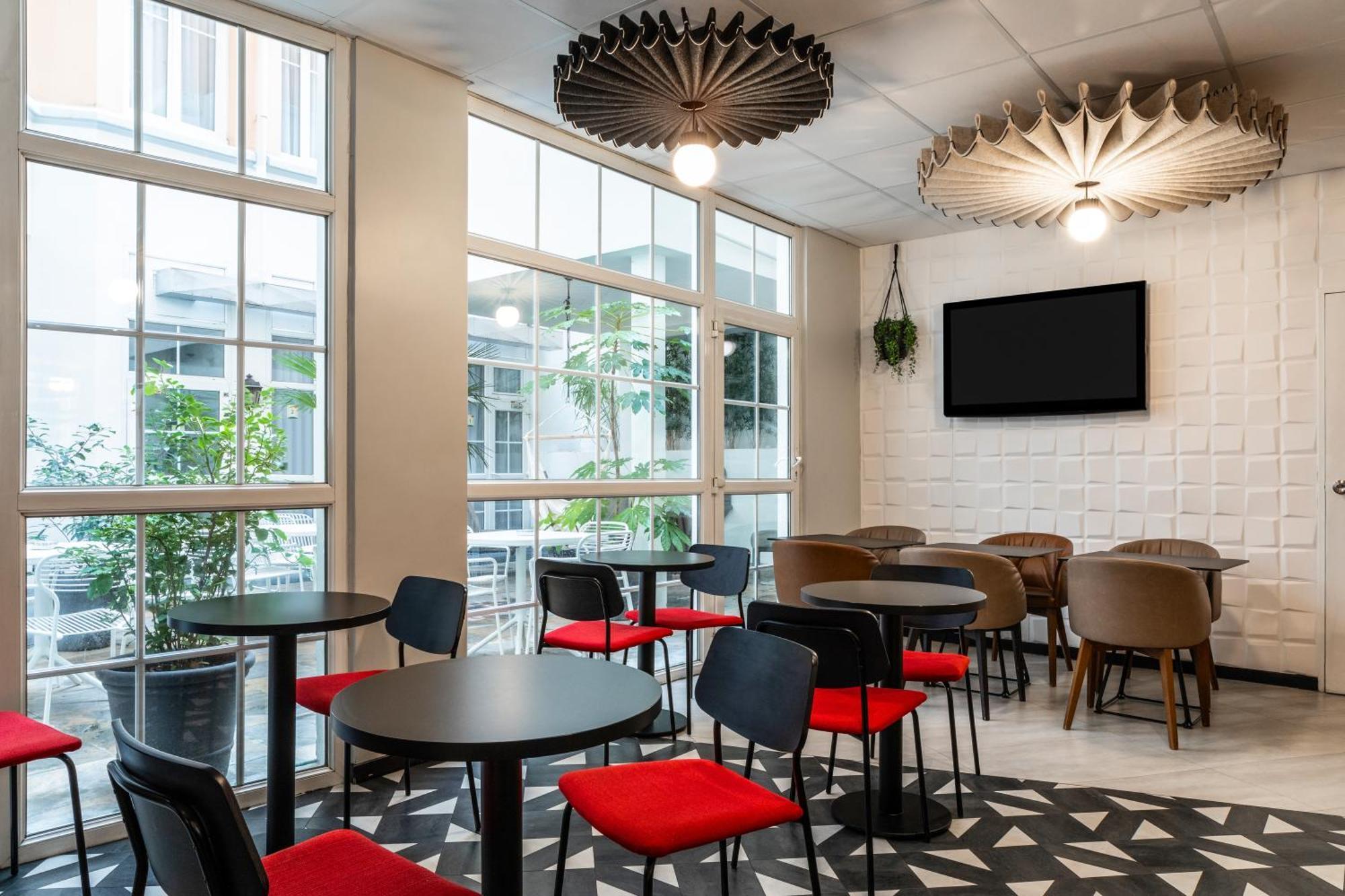Ibis Ornano Montmartre Nord 18eme Paris