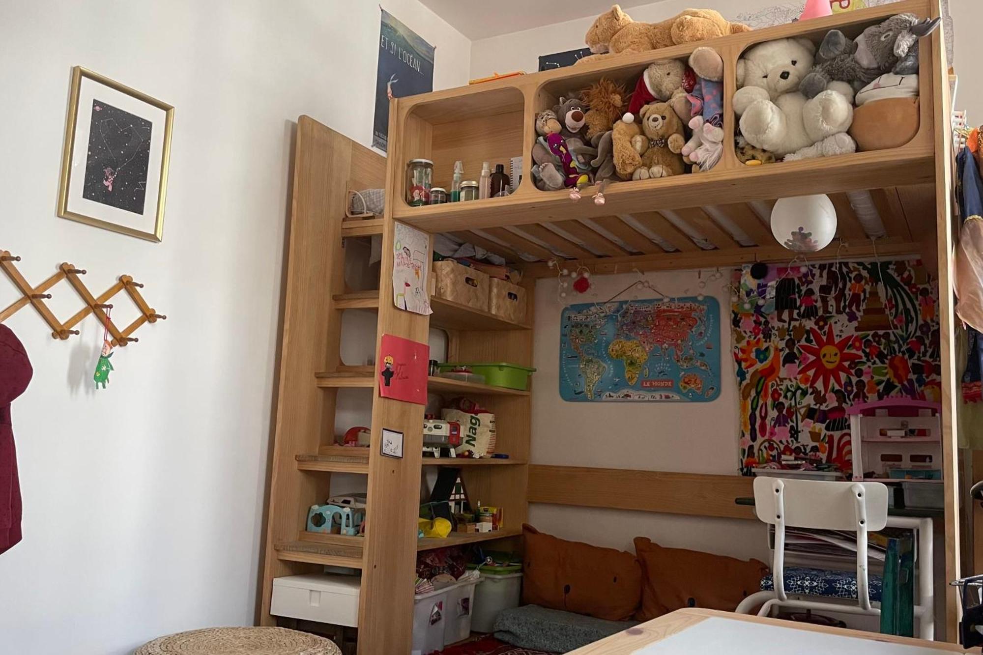 Bright Atypical Duplex In Menilmontant * Paris
