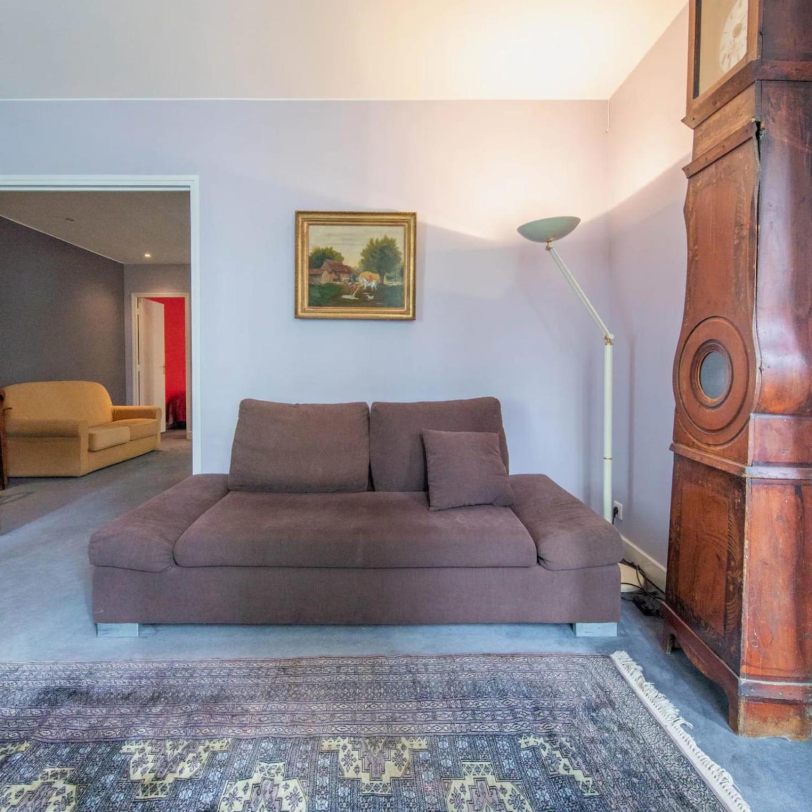 Spacious 1 Bedroom In * Paris