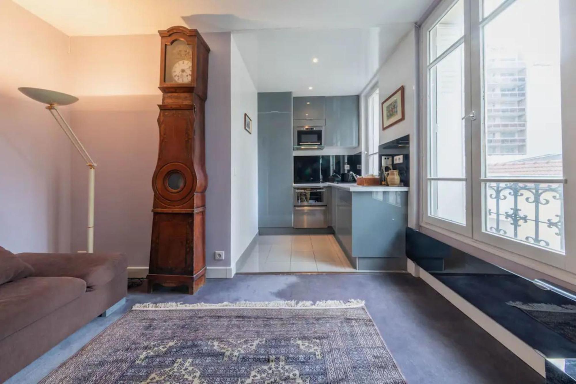 Apartment Spacious 1 Bedroom In Paris
