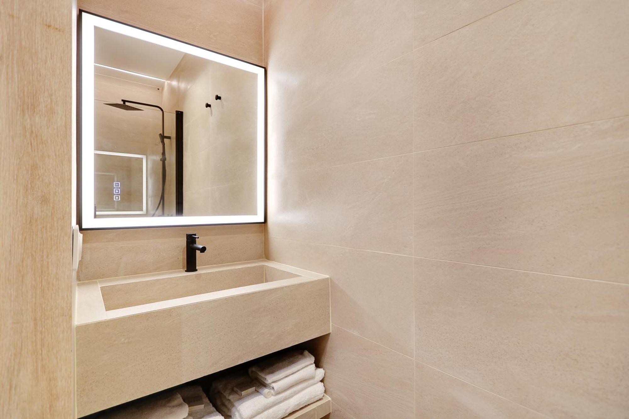 Off Majesti Upper Marais Apartment- Rue Du Faubourg Saint-martin Apartamento *