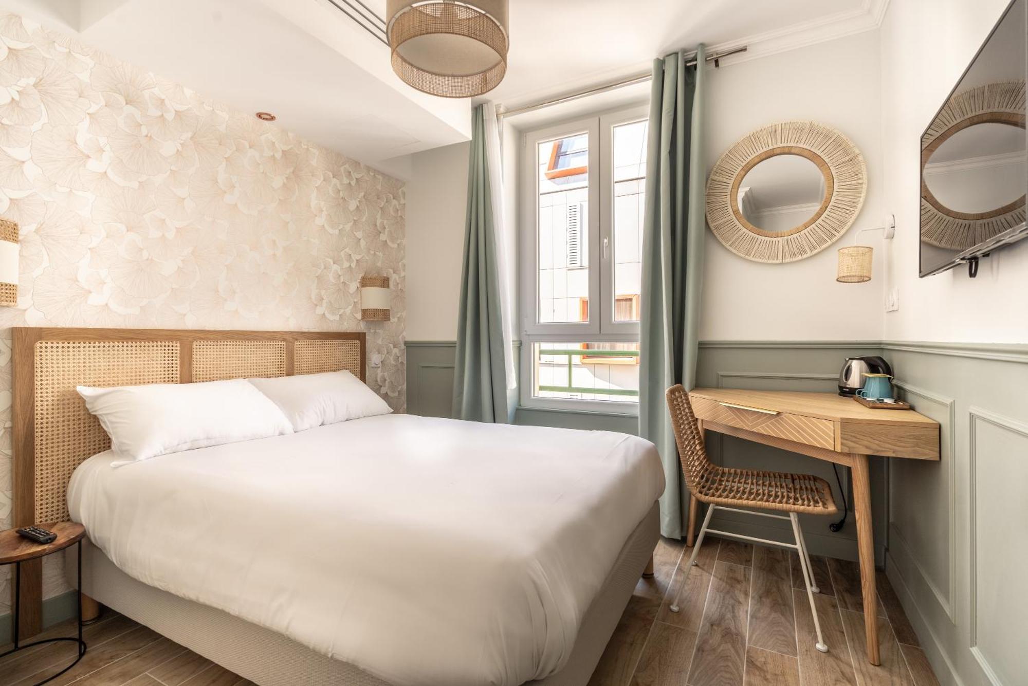 District Nation Hotel 2*