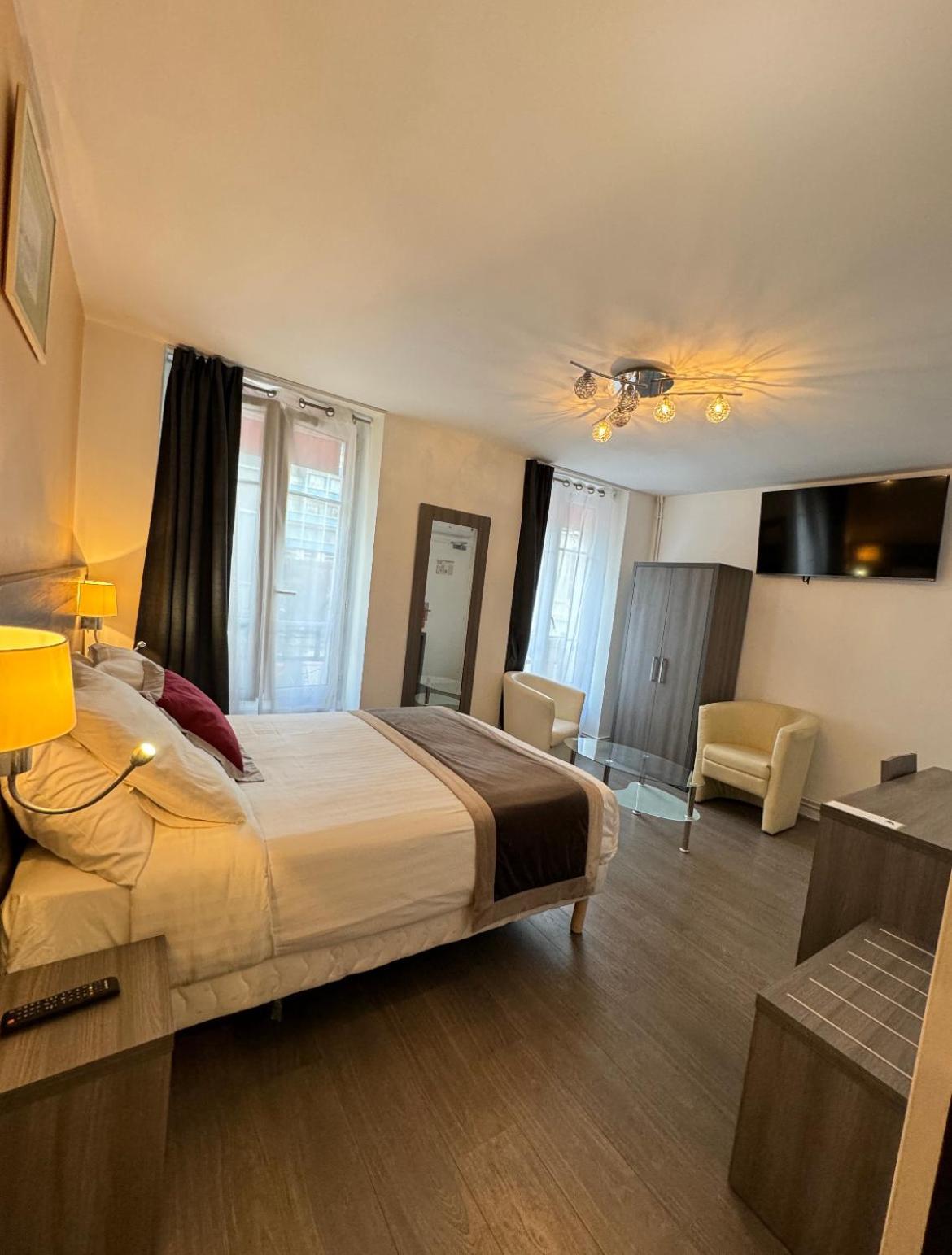 Luxor Bastille Hotel 2*