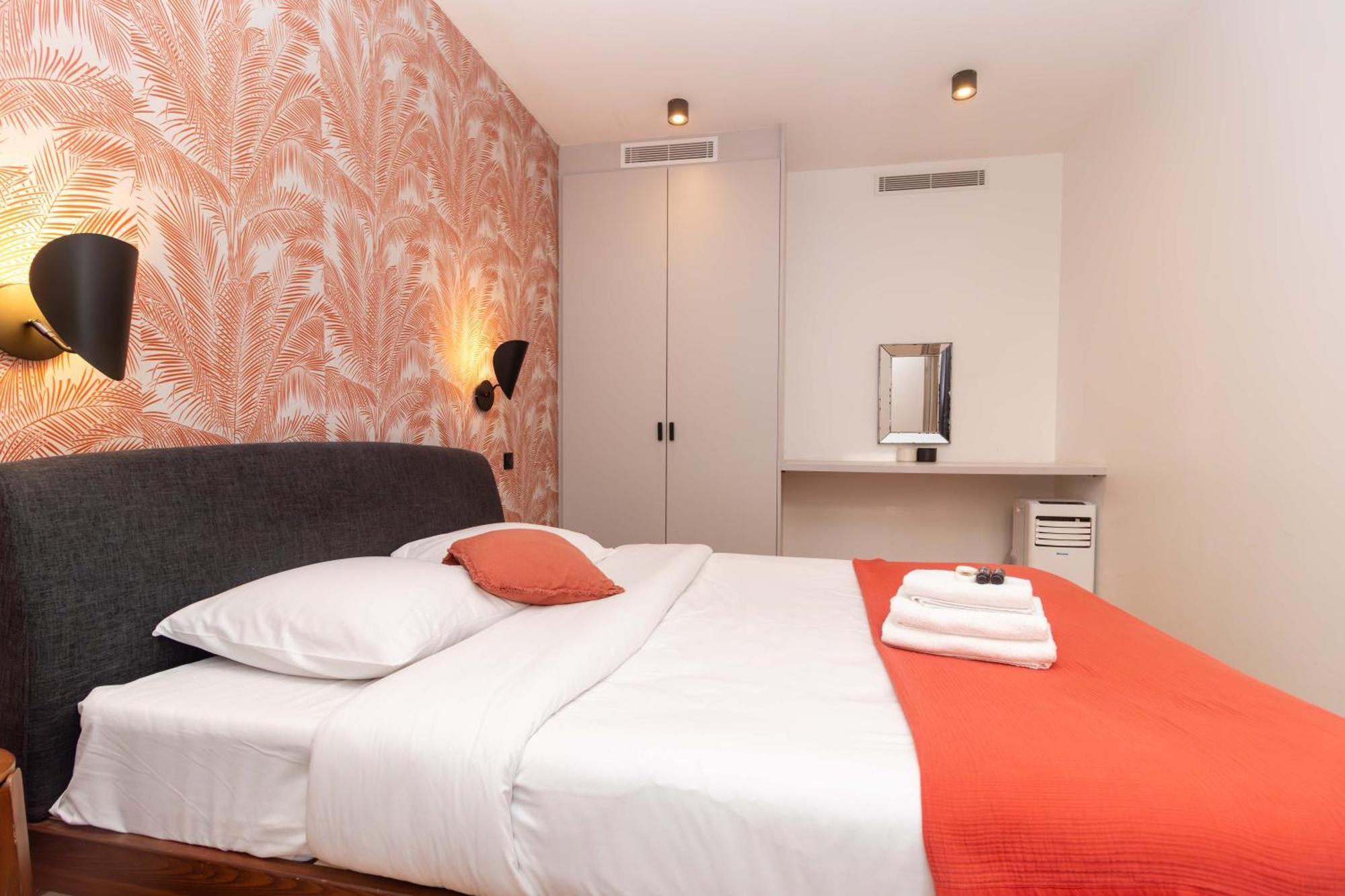 Center Of By Prestige Paris