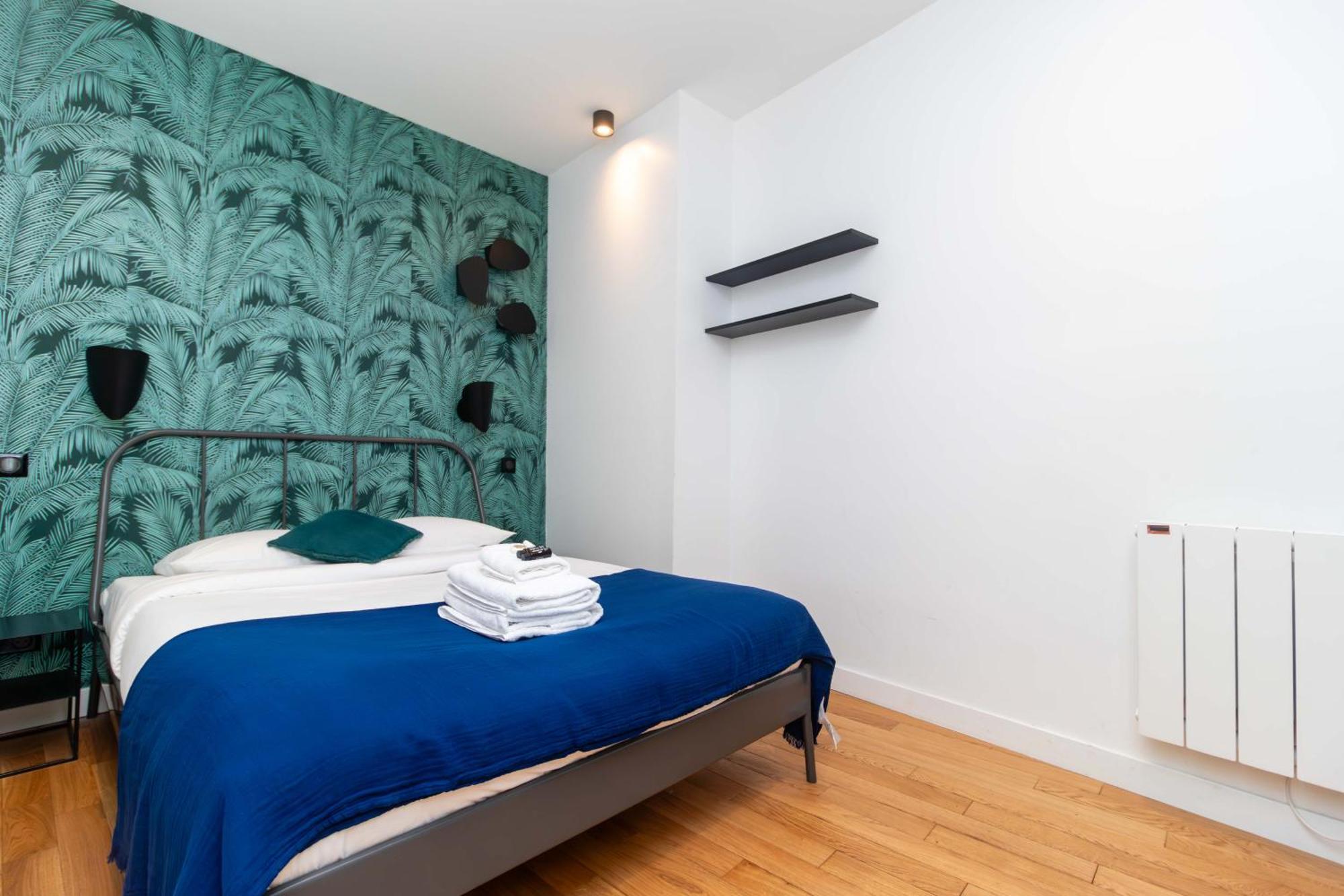 Center Of By Prestige Apartment *
