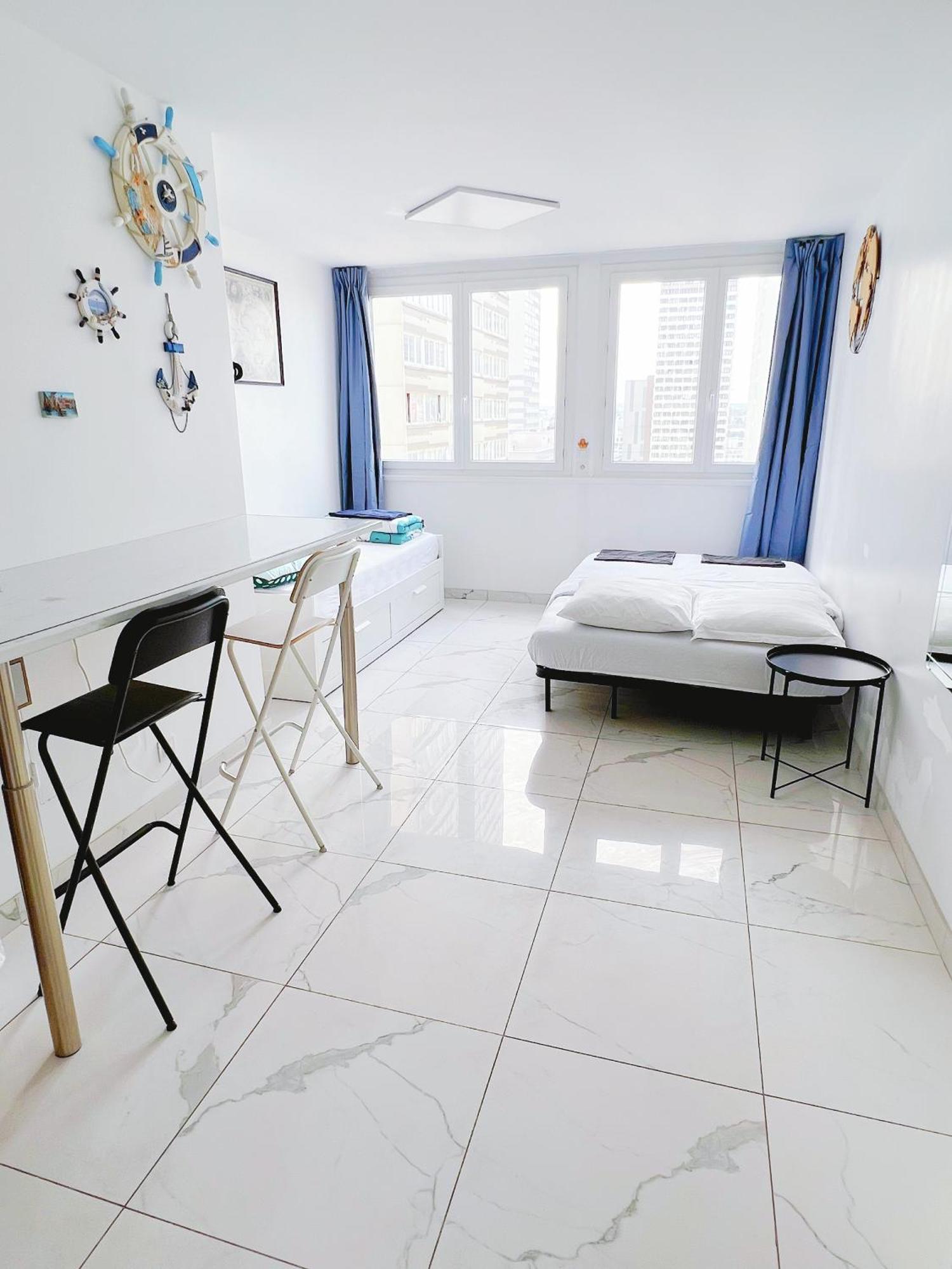 Appartement Near Subway And Supermarket