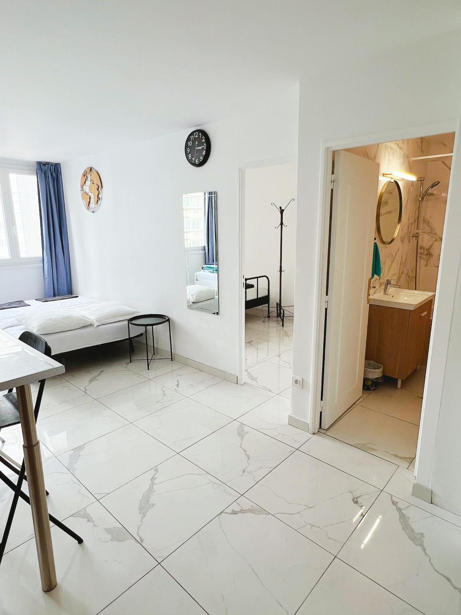 Near Subway And Supermarket Appartement Paris