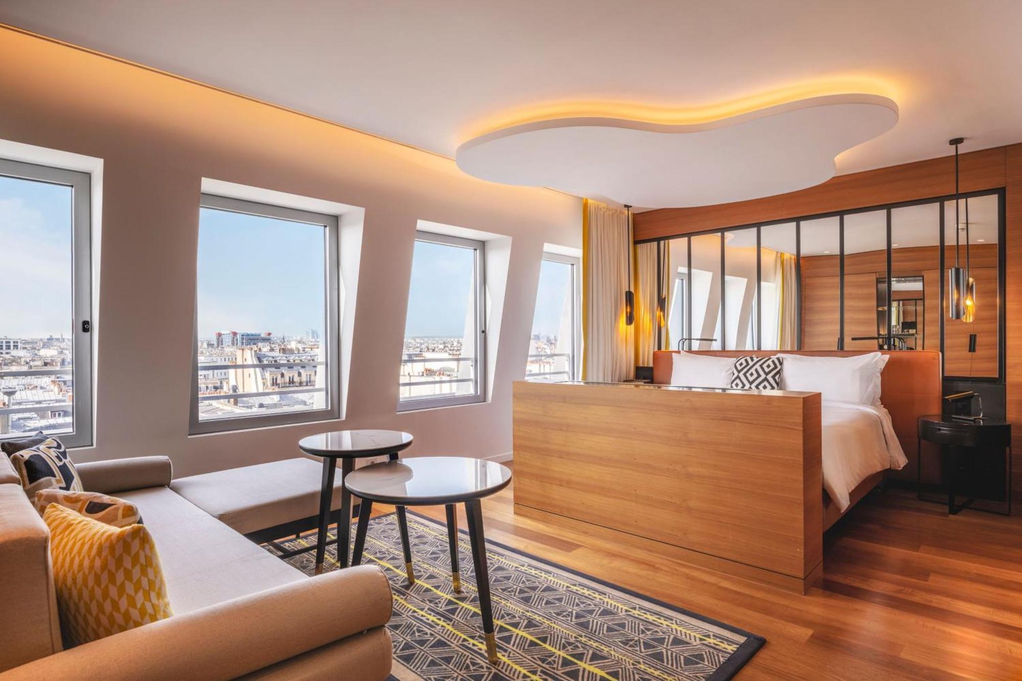 Renaissance Republique & Hotel