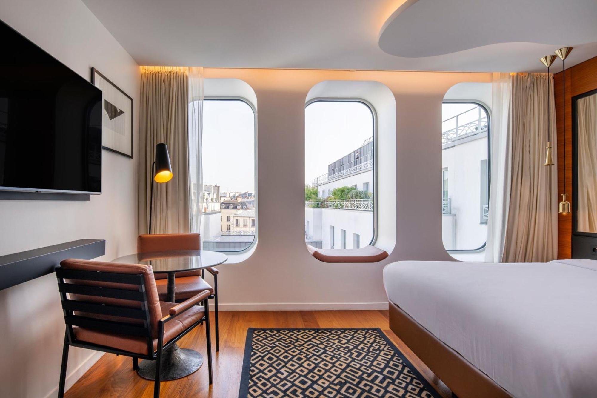 Renaissance Republique & 5* Paris
