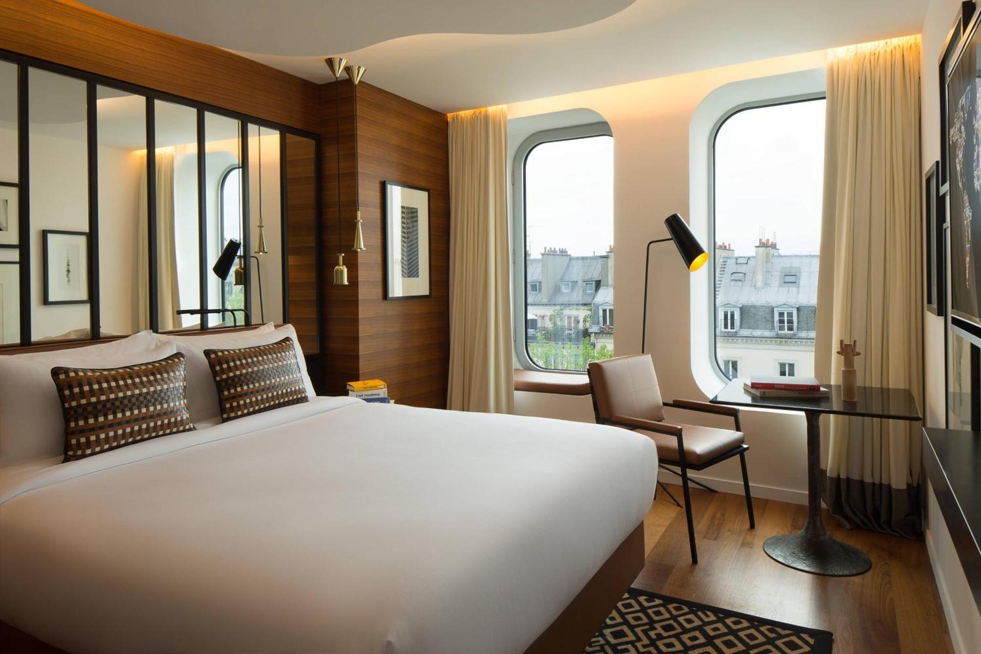 Hotel Renaissance Republique &