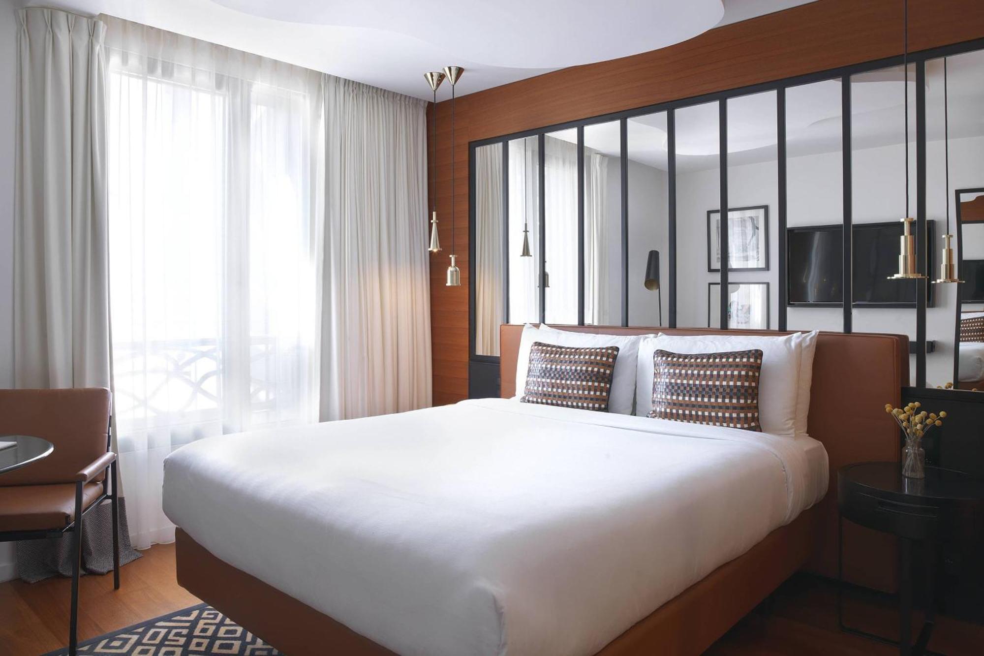 Renaissance Republique & 5* Paris