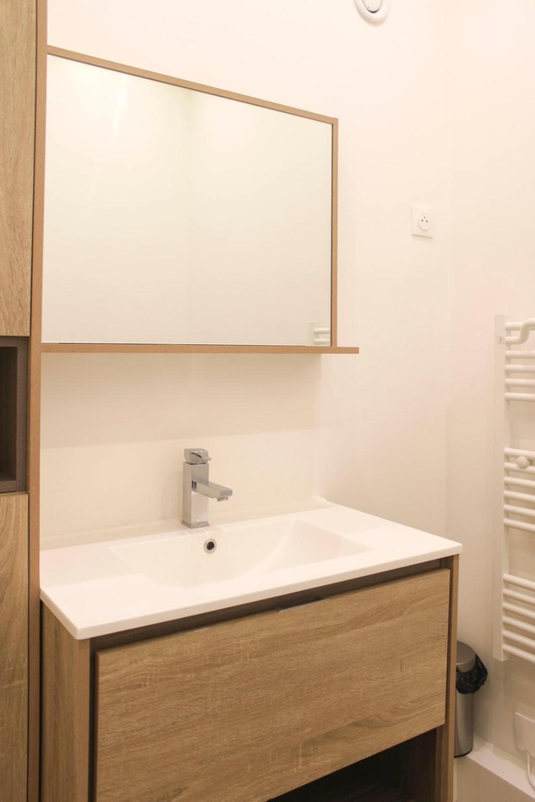 Spacious Appt Close To Place Monge