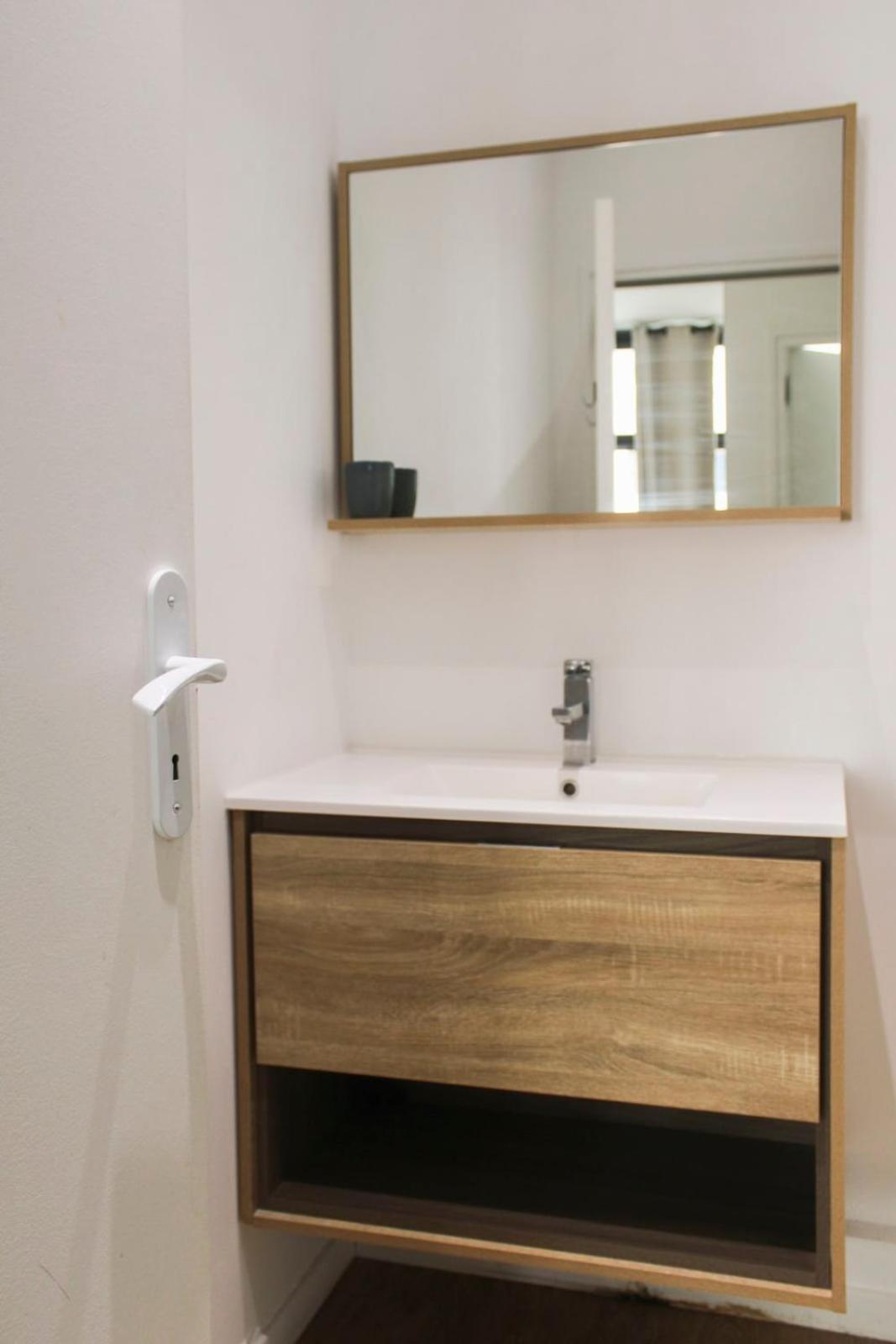 Apartment Spacious Appt Close To Place Monge *
