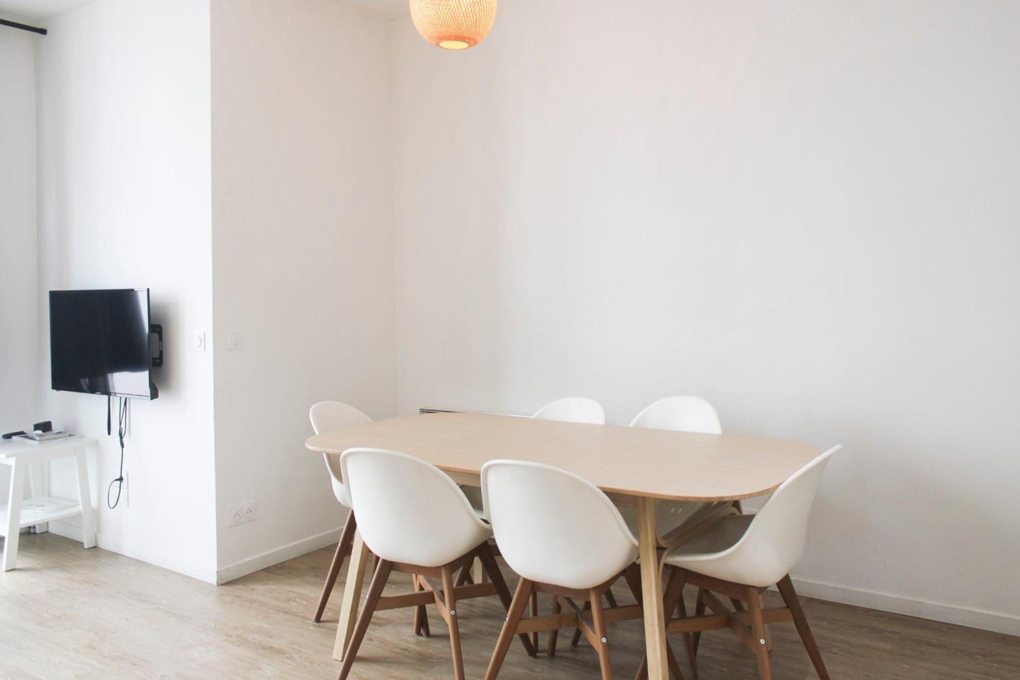 Apartment Spacious Appt Close To Place Monge
