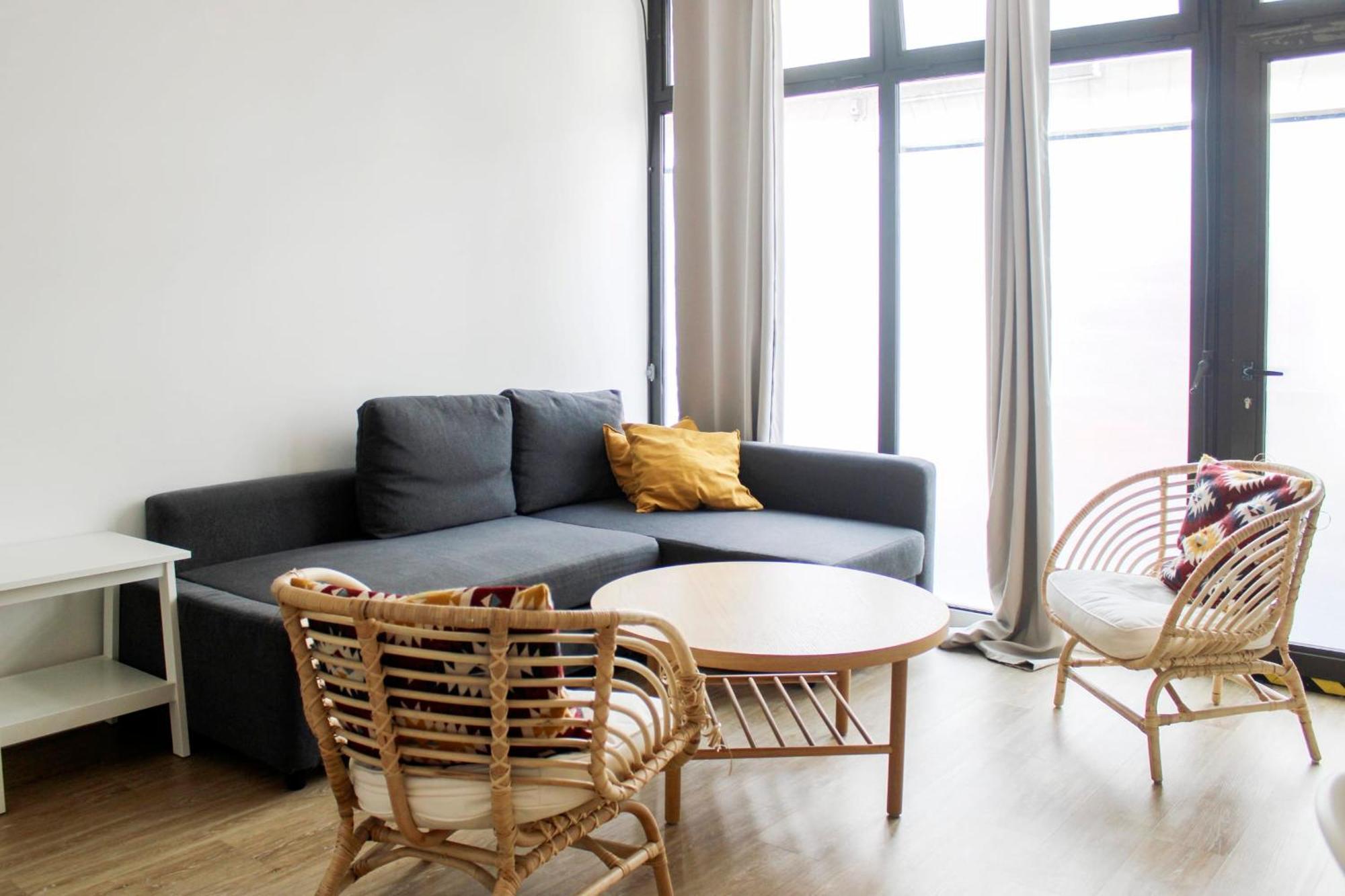 Spacious Appt Close To Place Monge *