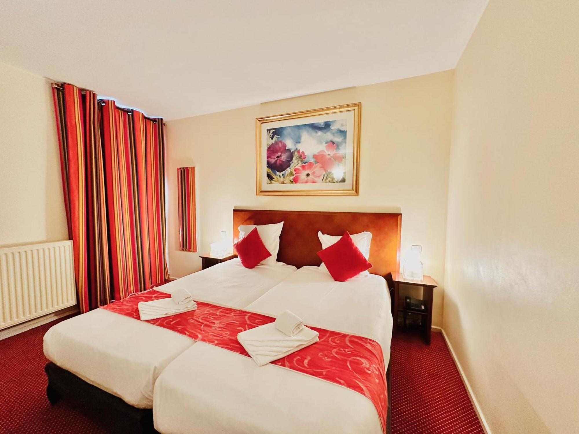 Hotel Bellevue Montmartre 3*