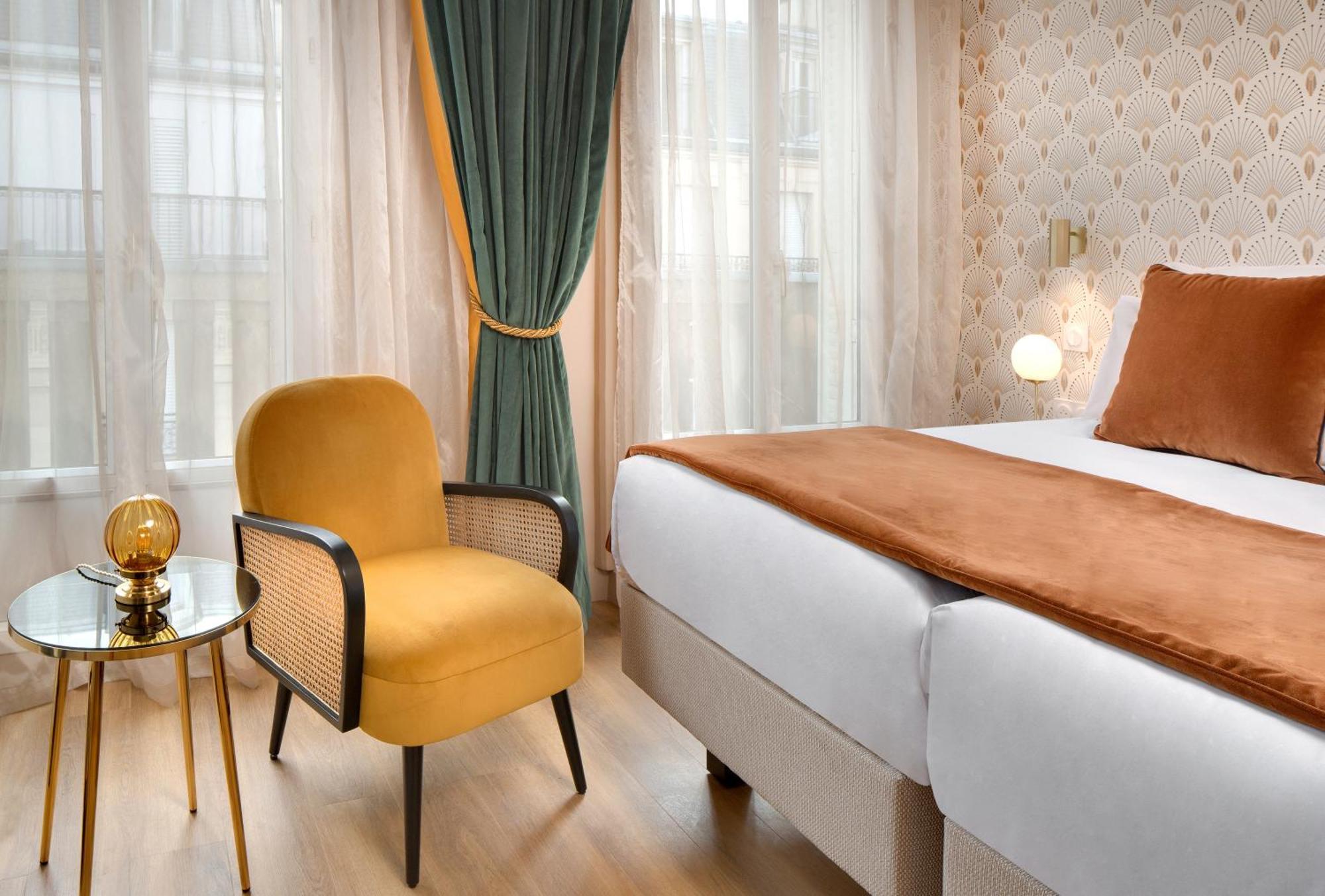 Hotel Artemisia Montmartre 4*