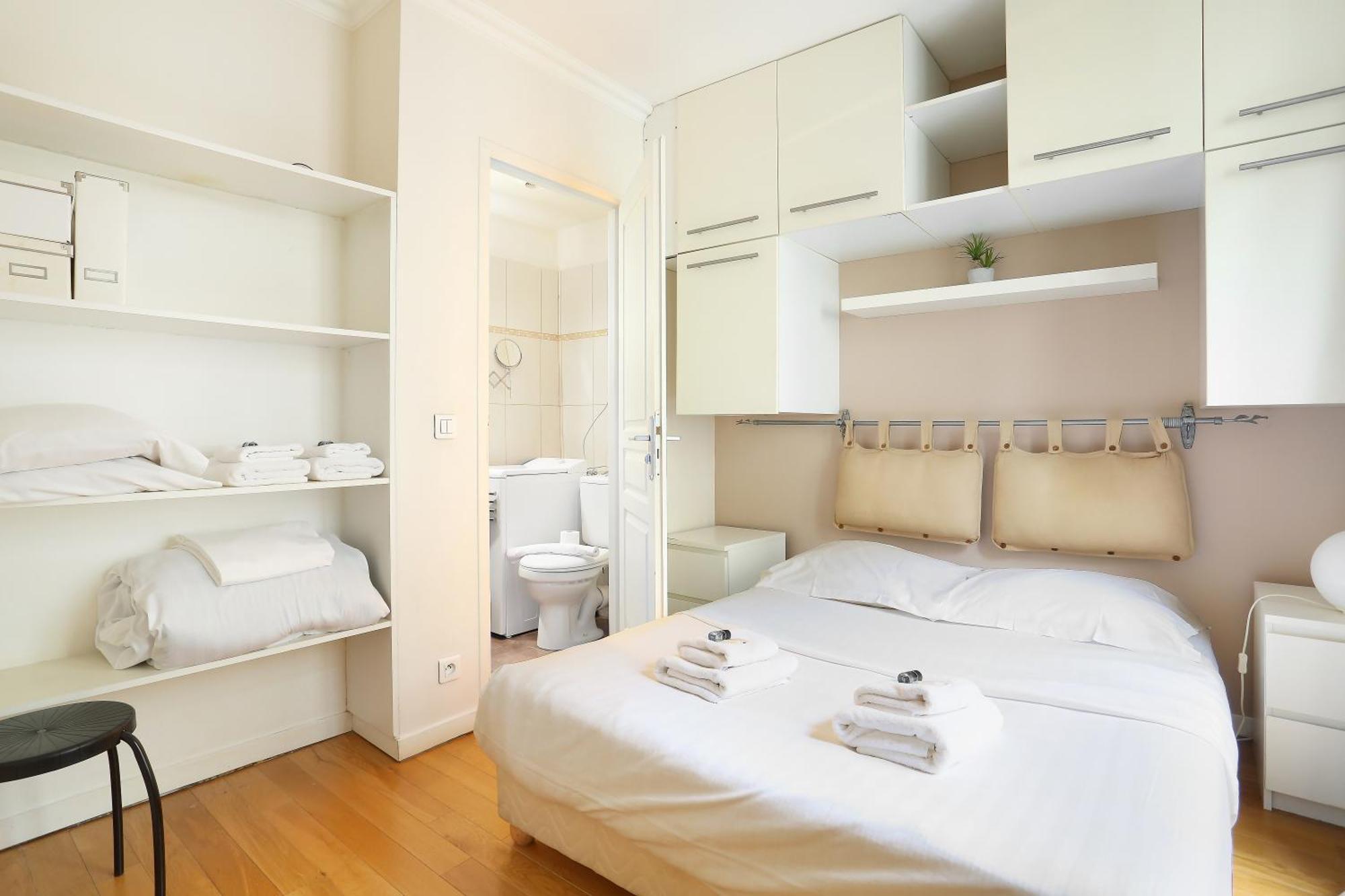 Apartment Pick A Flat's In Batignolles - Rue Biot