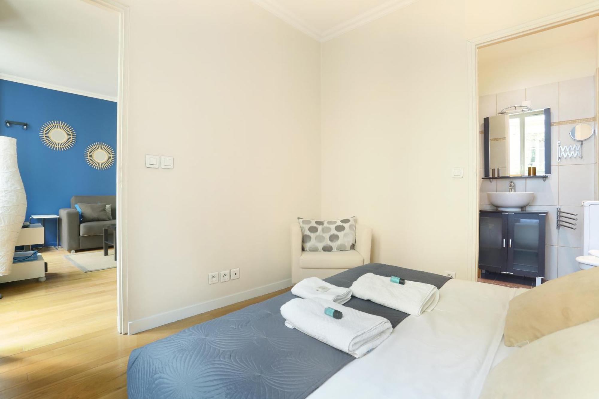 Pick A Flat's In Batignolles - Rue Biot *