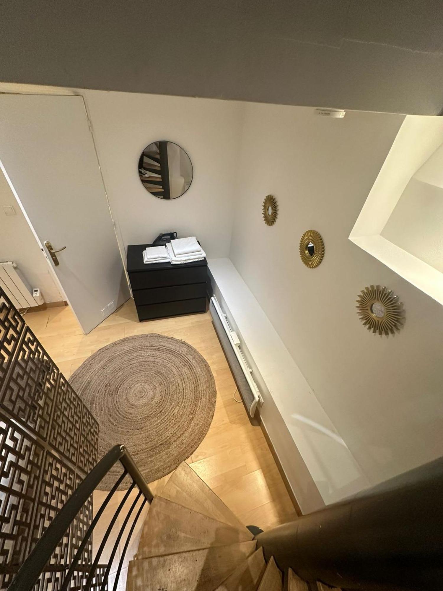2 Pieces Sur Deux Niveaux Appartement *