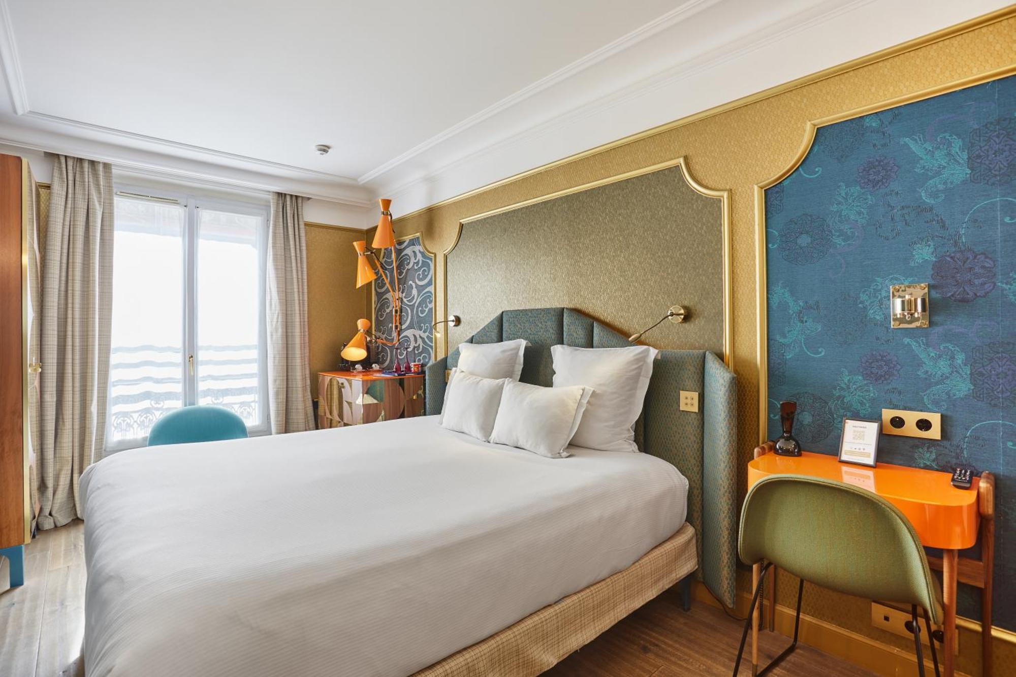 Hotel Idol