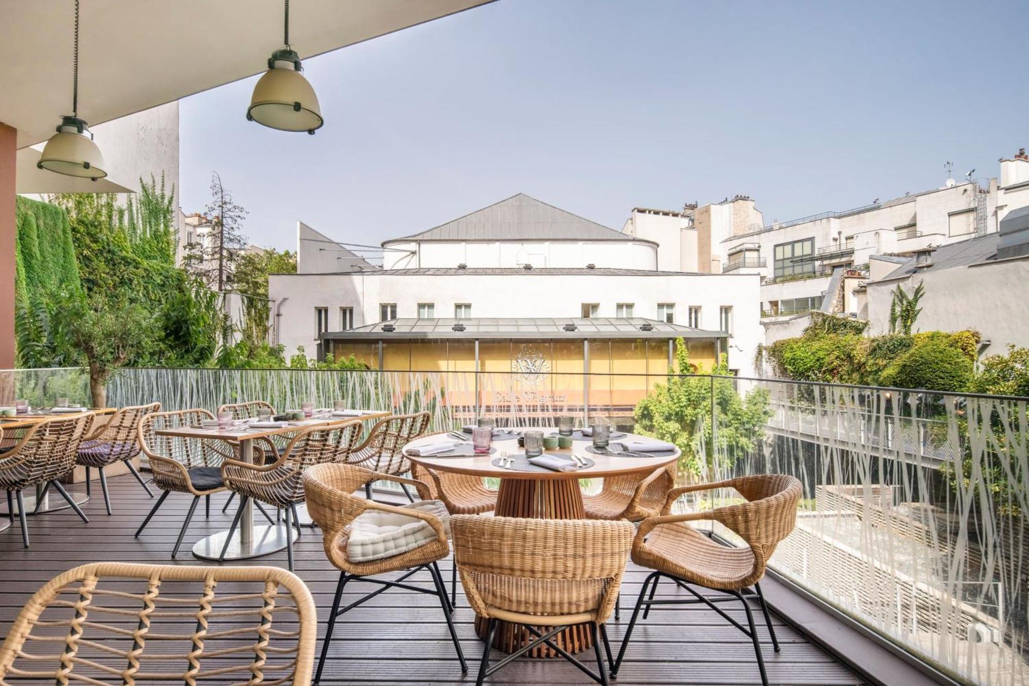Renaissance Arc De Triomphe Hotel