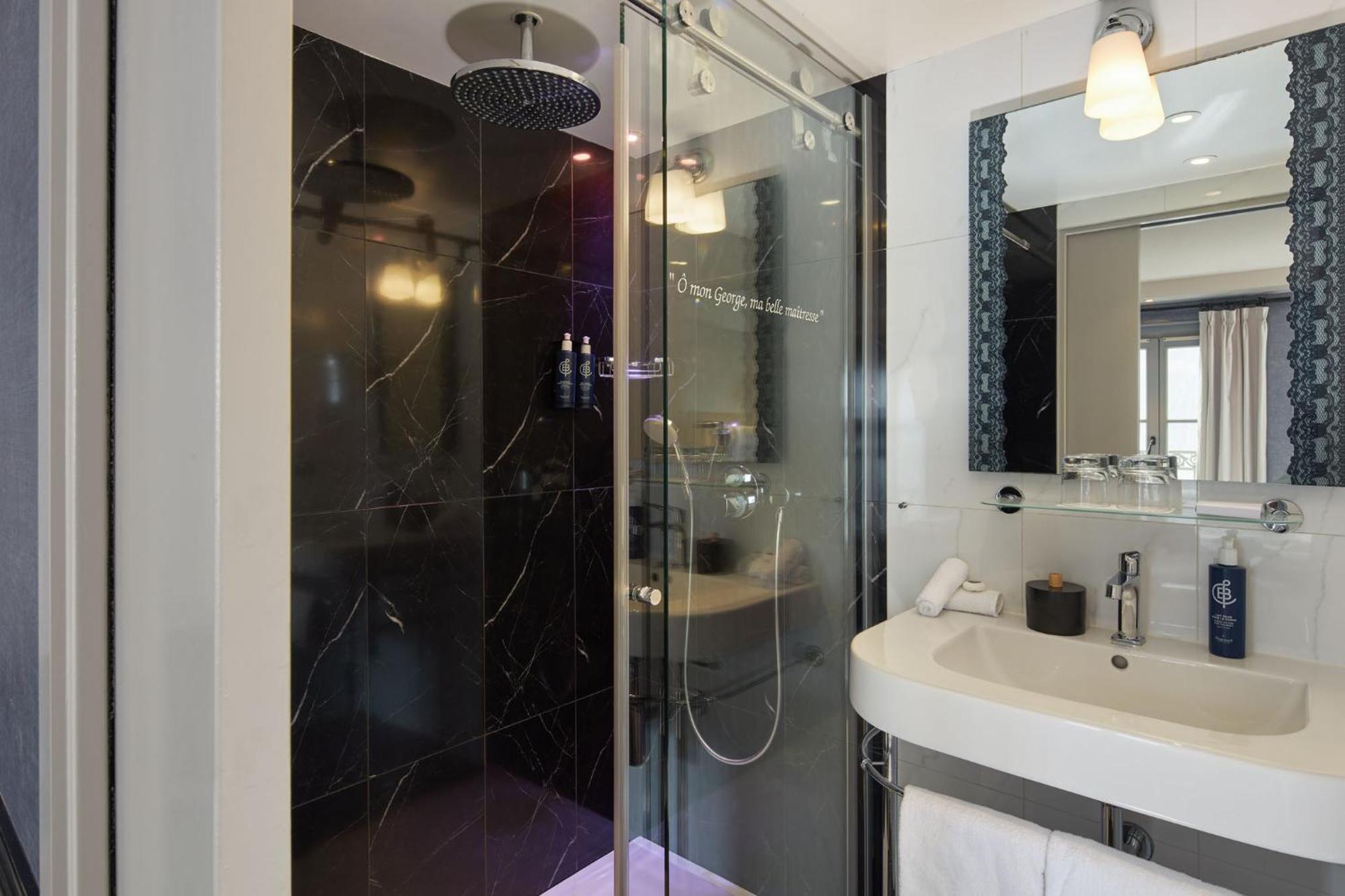 Les Plumes 4* Paris