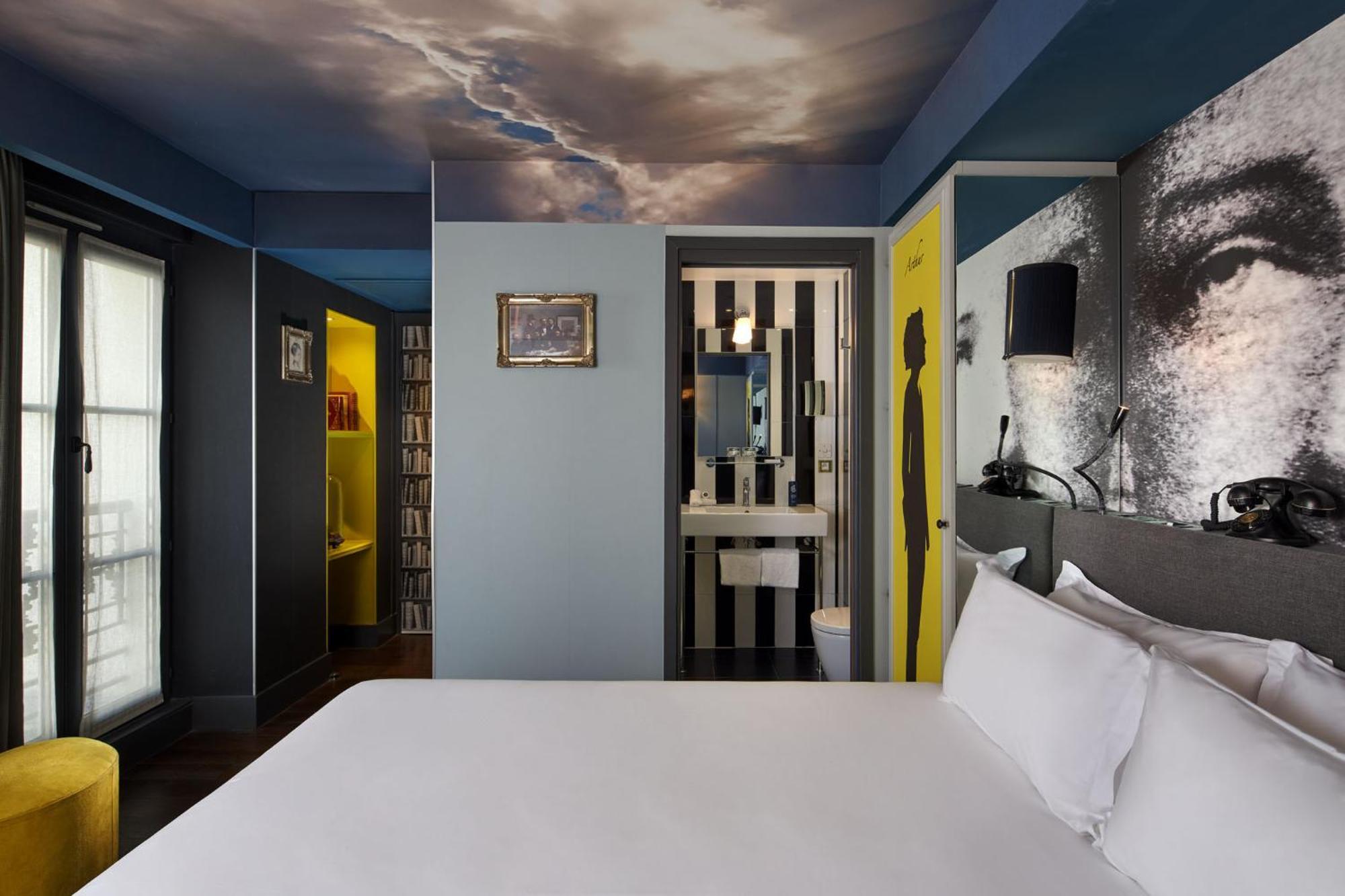 Hotel Les Plumes Paris