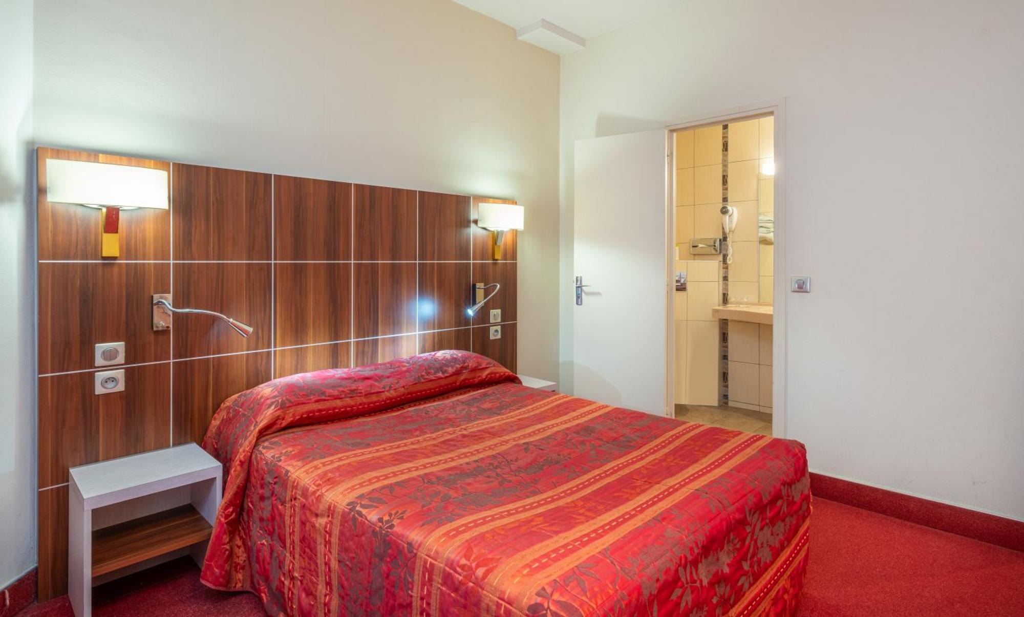 Hotel Terminus Montparnasse Paris