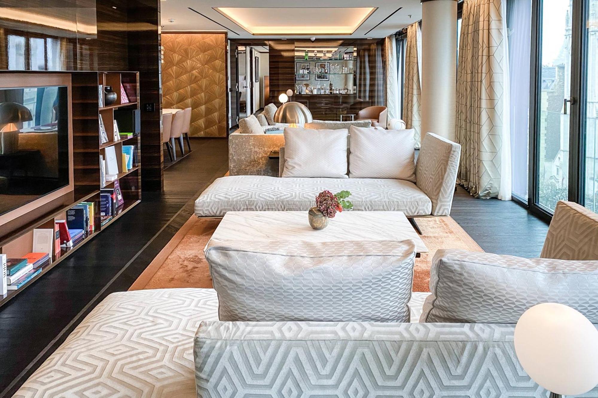 Hotel Bvlgari 5*