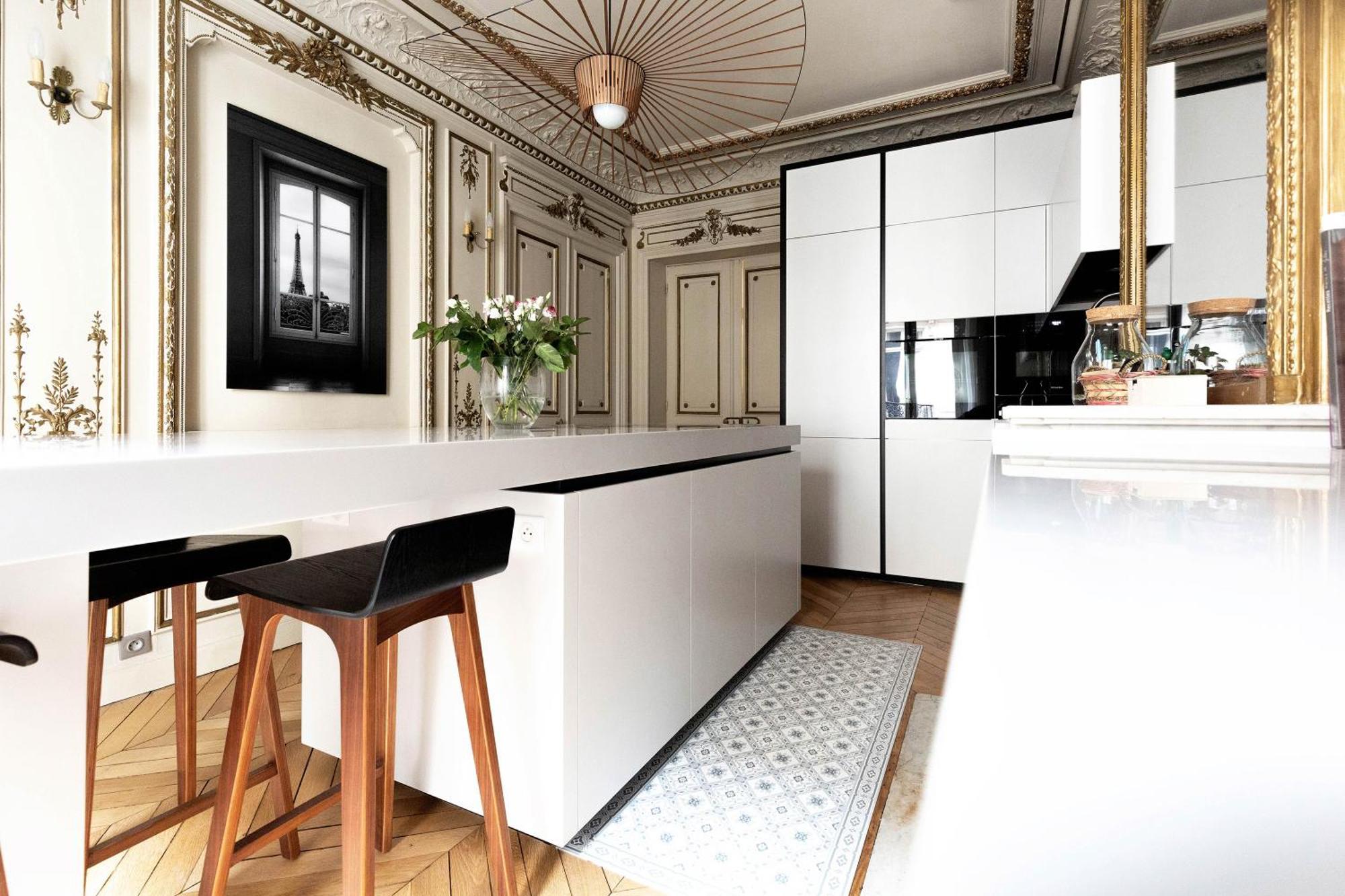 Apartment Veeve - Classical Features In The 9th *