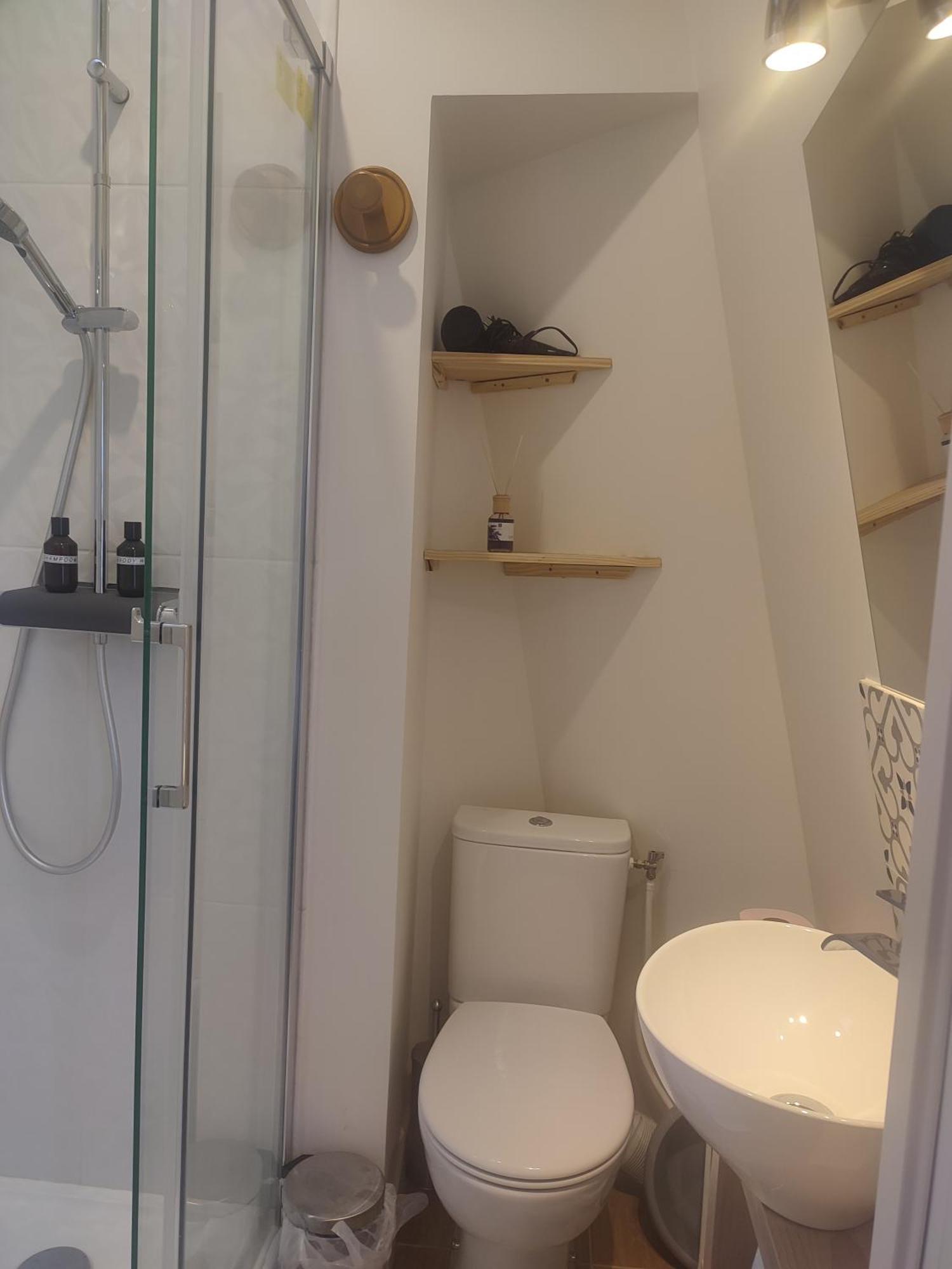 Studio, Place De La Nation, 1mn A Pied Du Metro 1,2,6,9 Et Rer A Apartamento