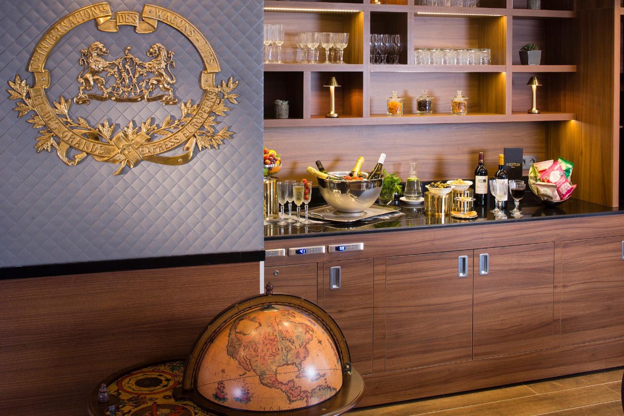Whistler - Gare Du Nord Hotel
