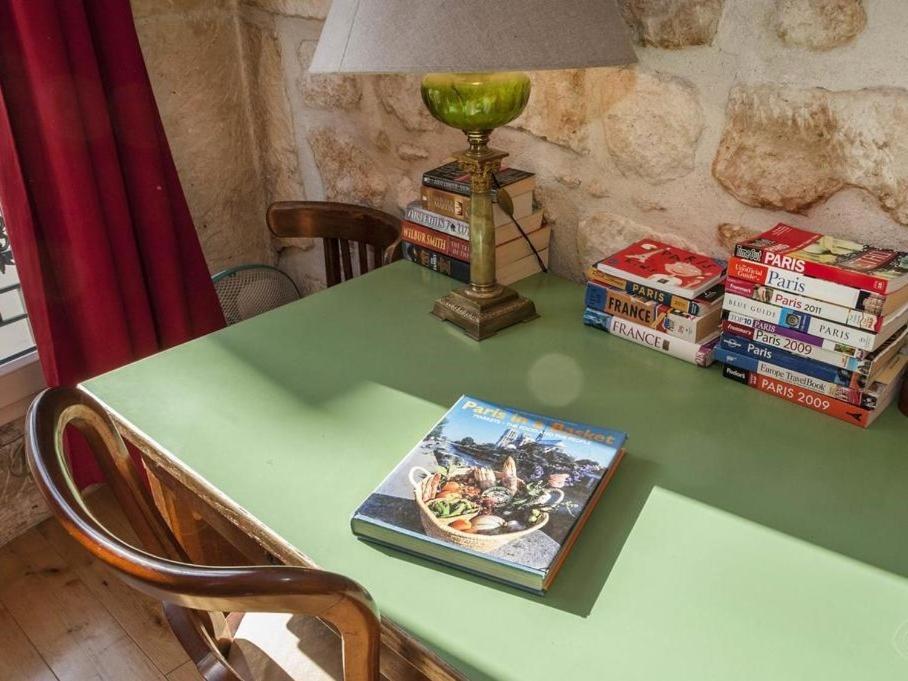 Latin Quarter - Notre Dame Apartment