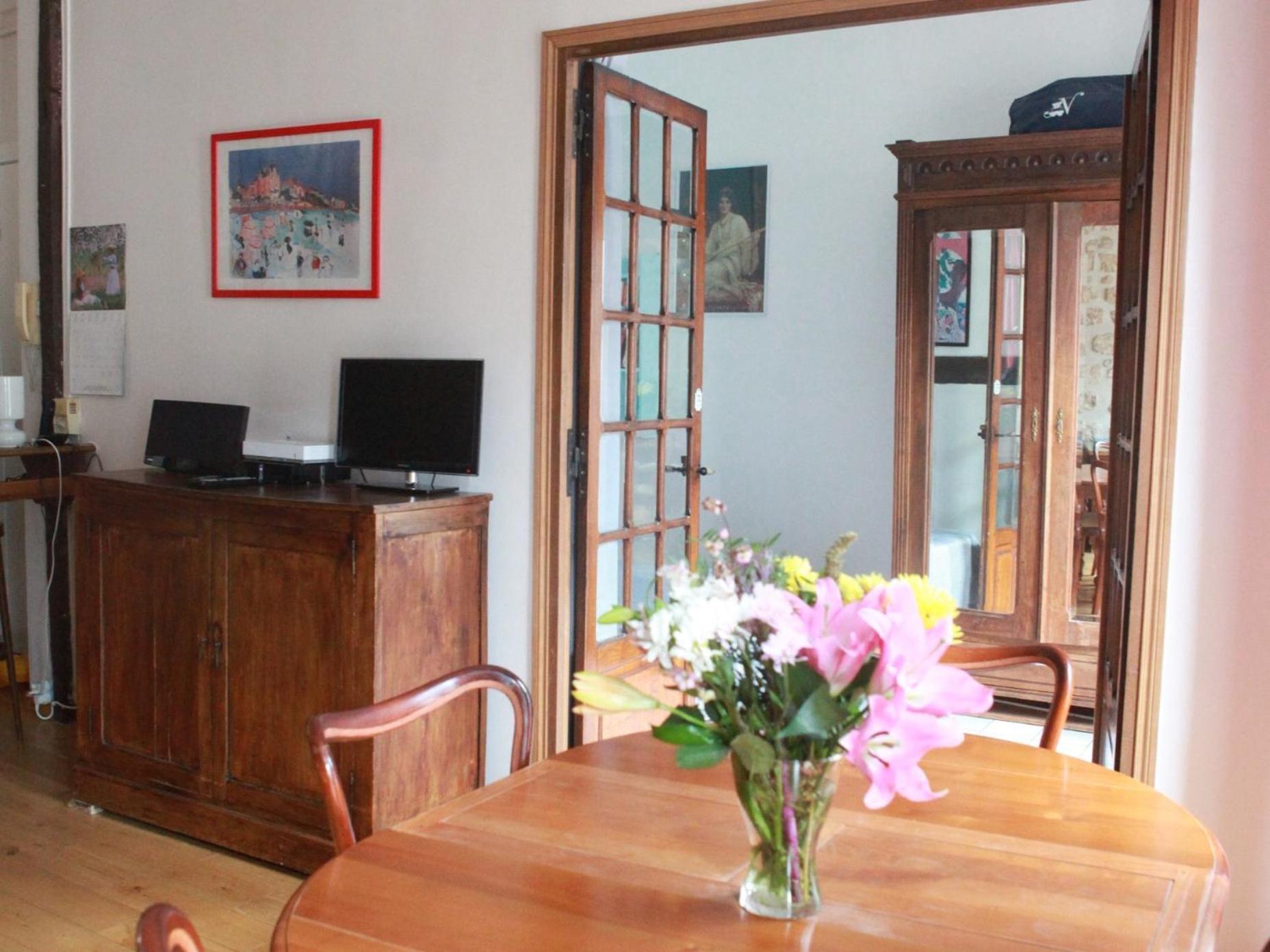 Latin Quarter - Notre Dame Apartment