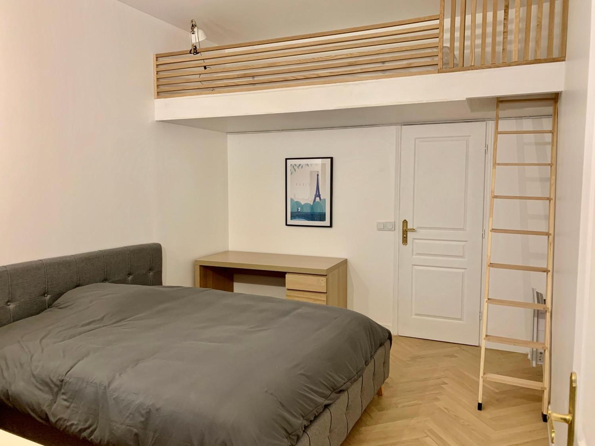 Charming Loft Style In Center Of Marais Apartamento