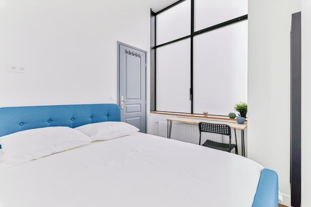 Apartment Renovated Design In Montparnasse *