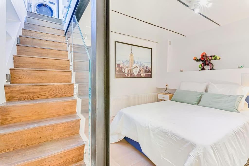 Renovated Design In Montparnasse *