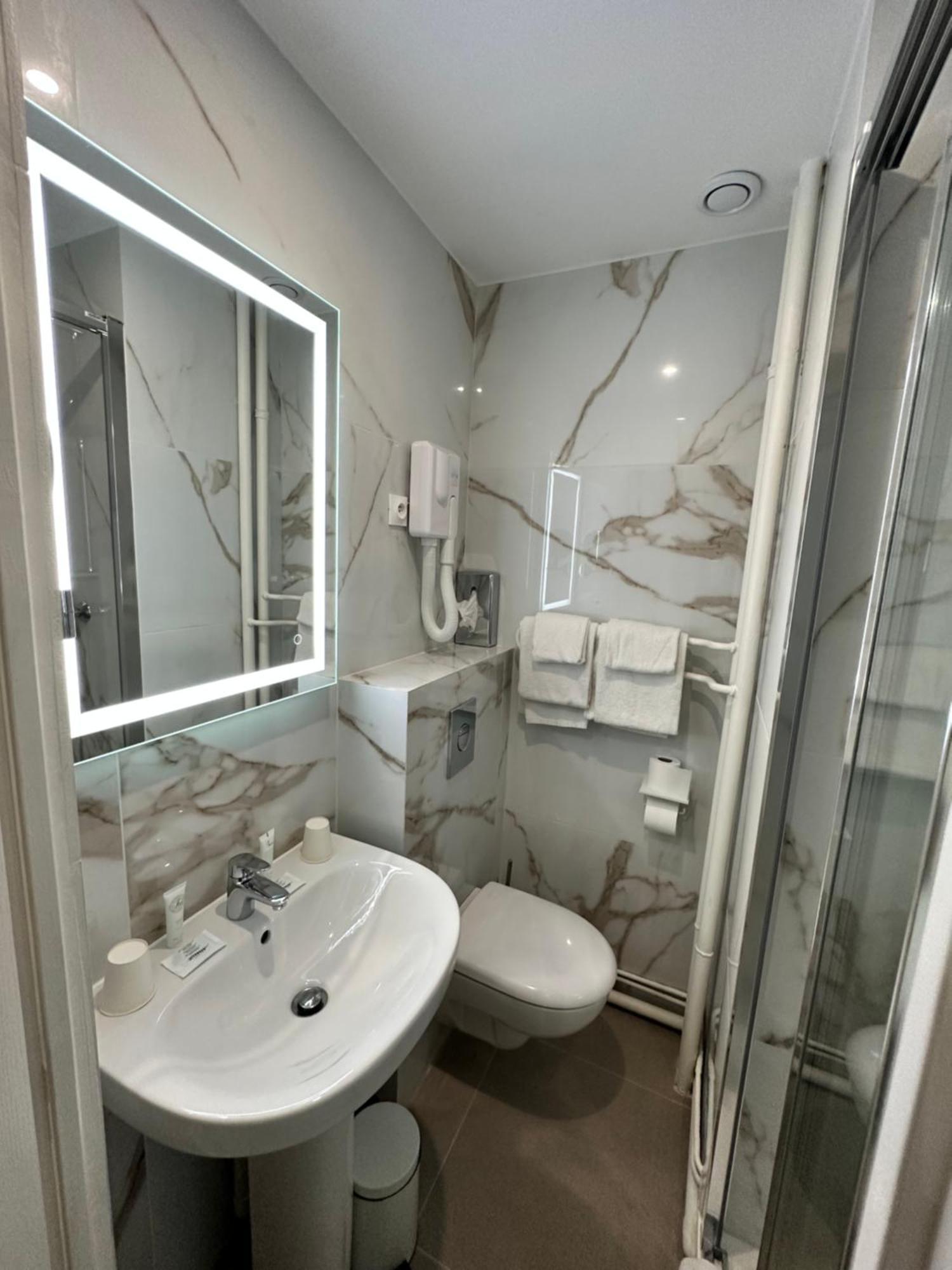 Riviera Renovated Hotel 3*