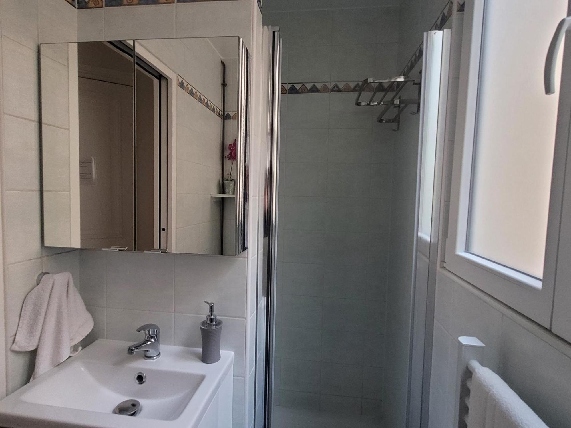 Appartement A Deux Pas De Montmartre