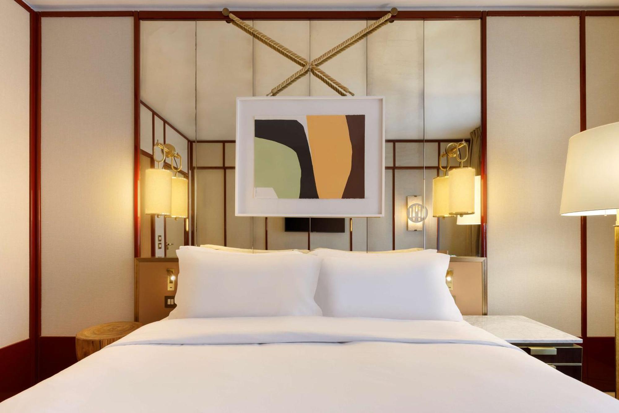 Hotel Le Belgrand Champs Elysees, Tapestry By Hilton