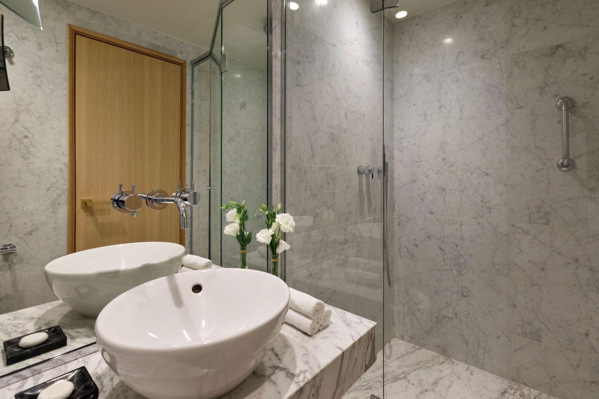 Hotel Le Belgrand Champs Elysees, Tapestry By Hilton