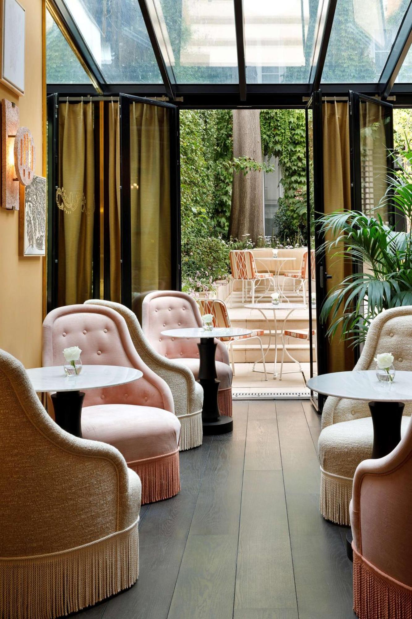 Le Belgrand Champs Elysees, Tapestry By Hilton Paris