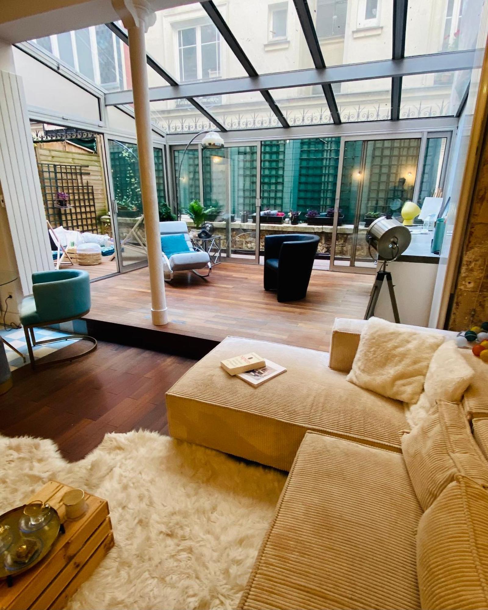 Lepic, Luxury Flat In Montmartre With Private Terrasse-appartement Entier Apartment Paris