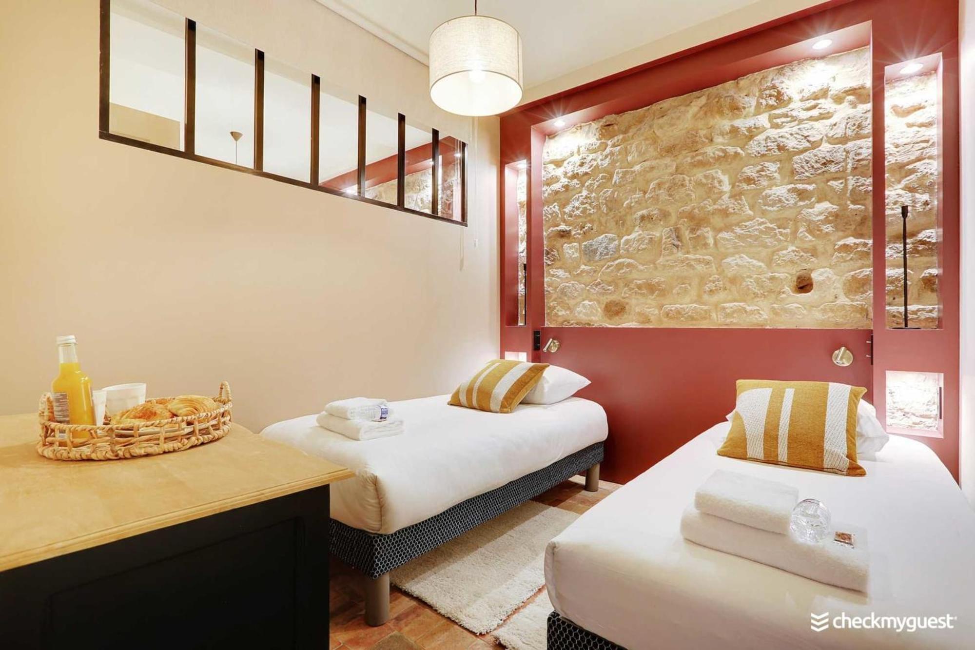 One-of-a-kind Spacious In Le Marais Apartment *