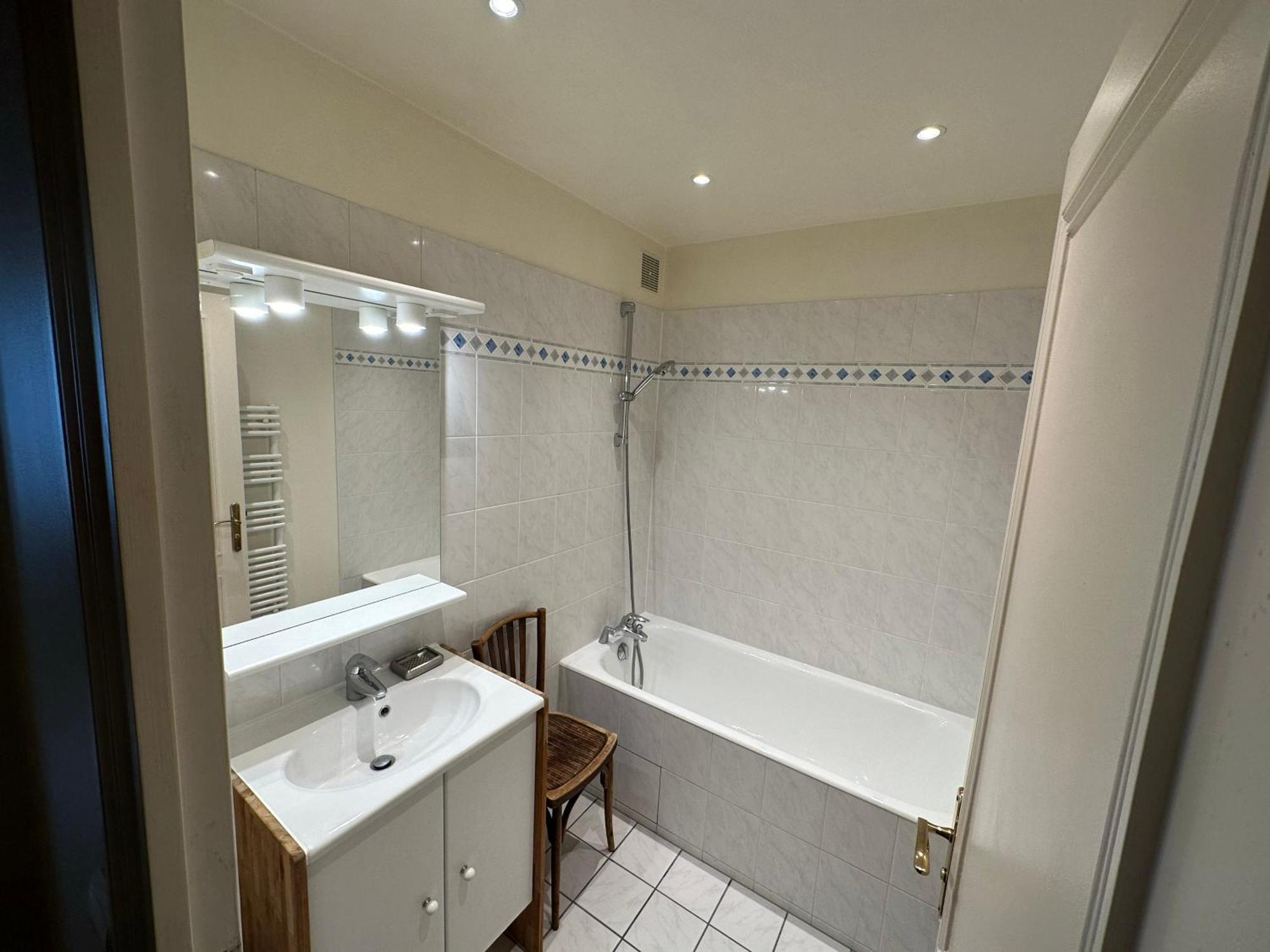 Apartment 70 Sqm In 75008
