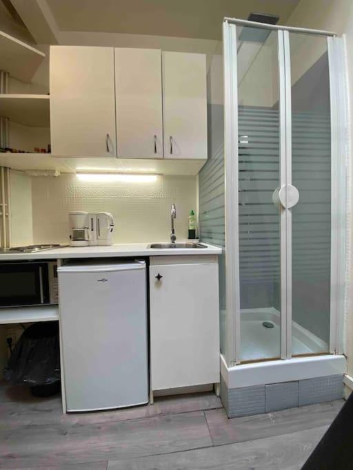 Studio 9m2 Tour Eiffel Invalide Champ De Mars 75015 Apartment